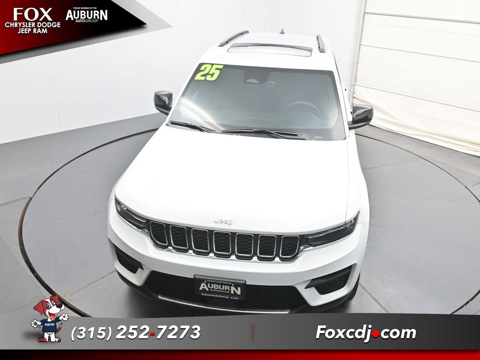 Used 2025 Jeep Grand Cherokee Laredo X w/ Luxury Tech Group I AWD/4WD image 29