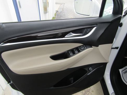 Used 2019 Buick Enclave Essence FWD image 22