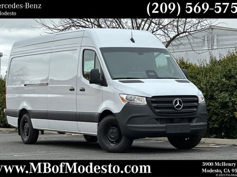New 2025 Mercedes-Benz Sprinter 2500 image 1