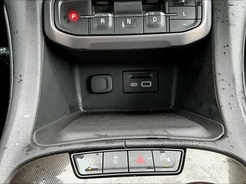 Used 2022 GMC Acadia AT4 w/ Technology Package image 15