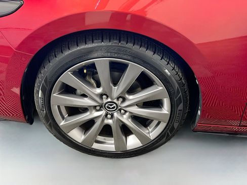 Used 2019 MAZDA MAZDA3 Sedan w/ Preferred Package image 13