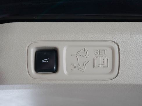 Used 2021 Lincoln Navigator L Reserve AWD/4WD image 11