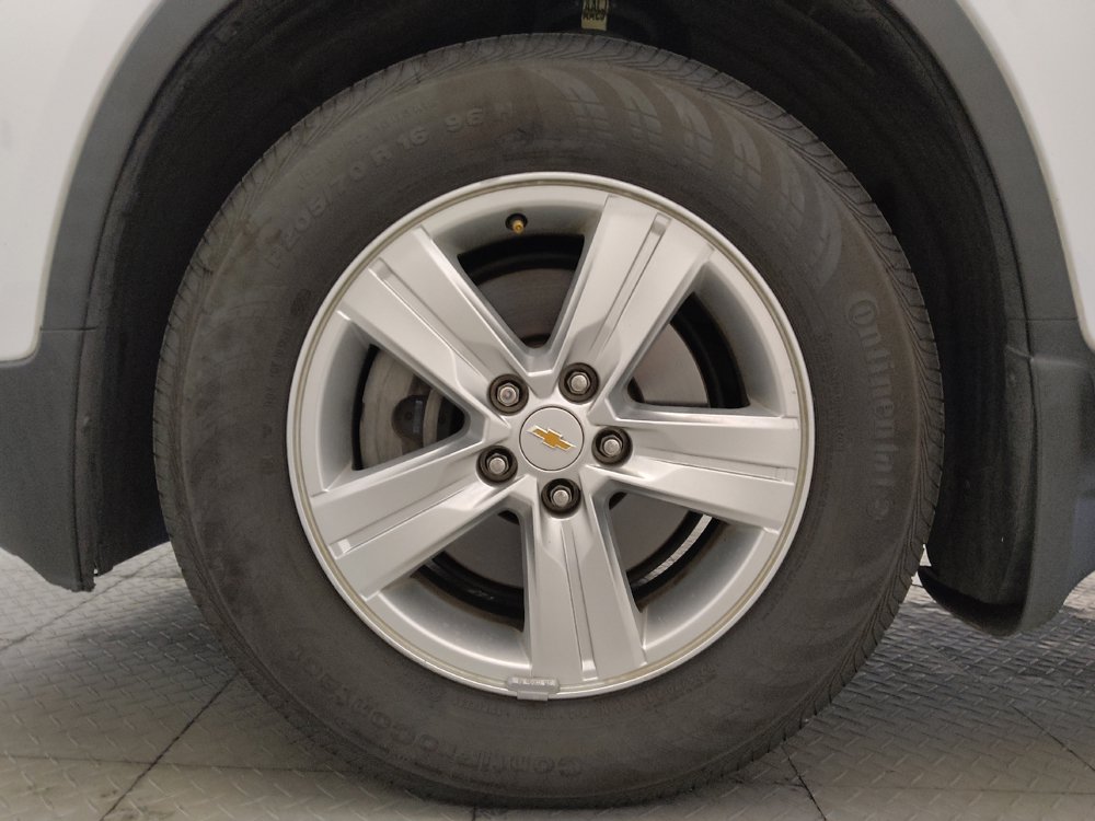 Used 2020 Chevrolet Trax LS w/ LPO, Protection Package FWD image 31