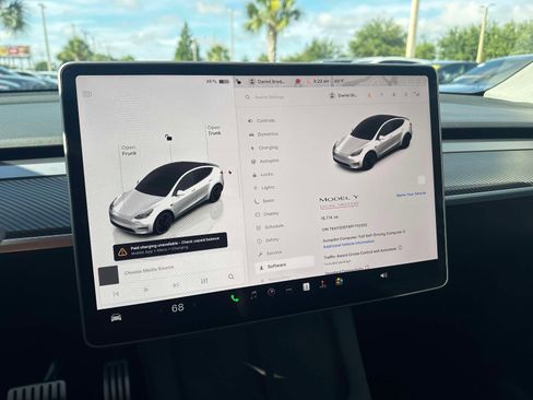Used 2023 Tesla Model Y Performance AWD/4WD image 11