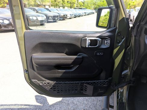 Used 2022 Jeep Gladiator Sport AWD/4WD image 11