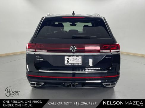 Used 2024 Volkswagen Atlas SEL Premium R-Line image 7