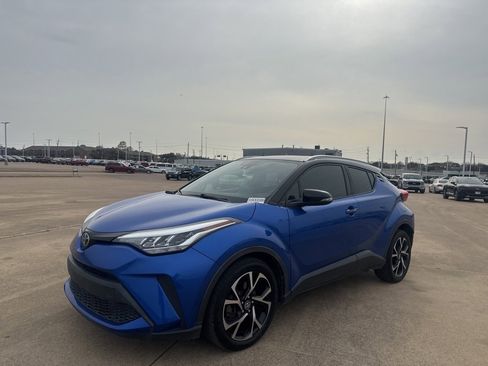 Used 2020 Toyota C-HR XLE image 8
