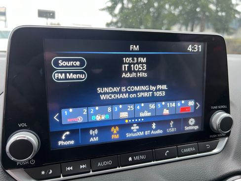 Used 2025 Nissan Sentra SR image 25