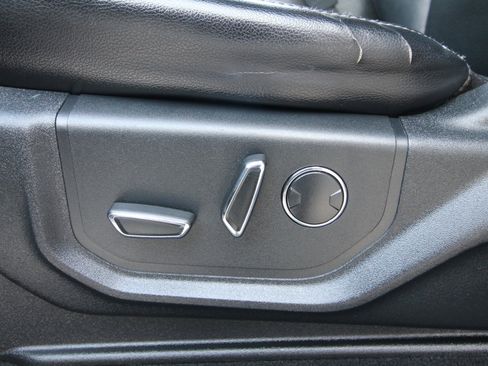 Used 2019 Ford F350 Lariat w/ Lariat Value Package image 26