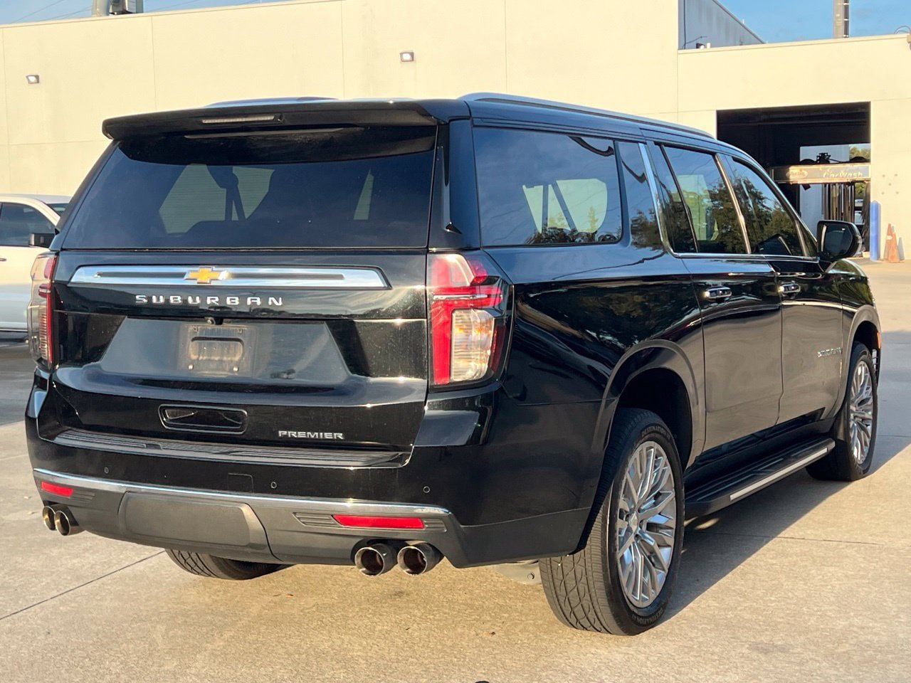 Used 2023 Chevrolet Suburban Premier RWD image 8