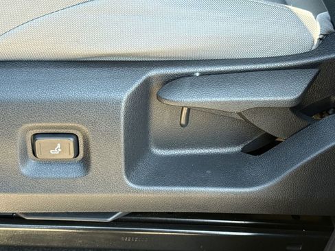 Used 2025 Toyota Tacoma SR5 image 20