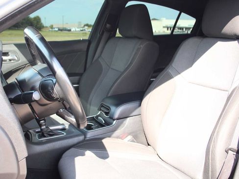 Used 2022 Dodge Charger SXT RWD image 19