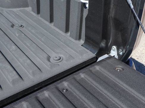 Used 2025 Toyota Tundra Platinum AWD/4WD image 9