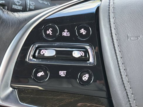 Used 2018 Cadillac Escalade Platinum AWD/4WD image 33