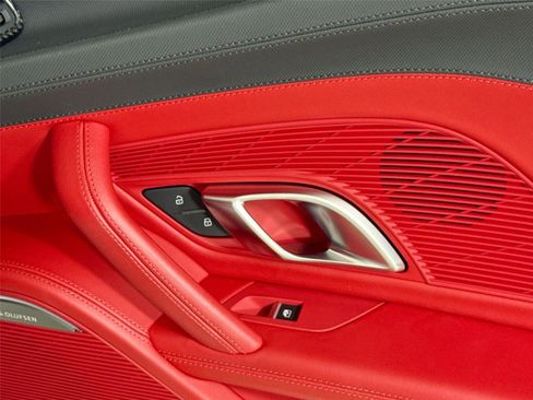 Used 2018 Audi R8 V10 w/ Premium Package image 30