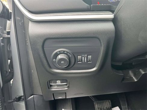 Certified 2023 Jeep Grand Cherokee Limited image 25