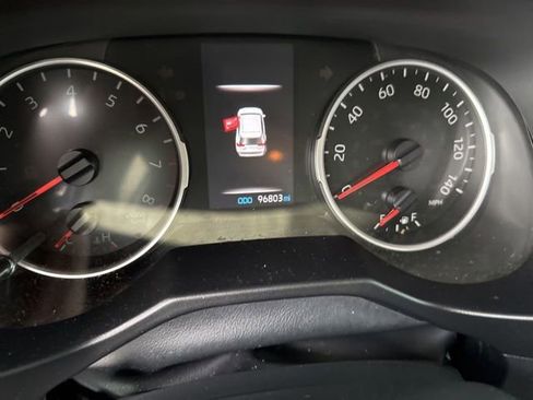 Used 2020 Toyota RAV4 LE FWD image 7