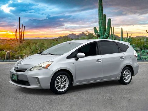 Used 2012 Toyota Prius V Three image 7