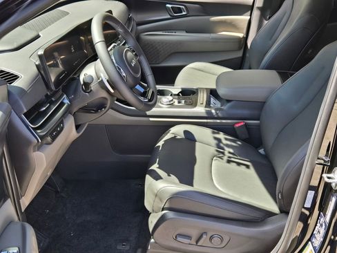 New 2026 Kia Carnival LXS FWD image 7
