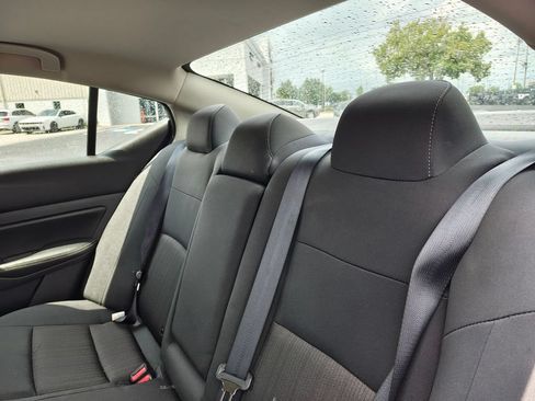 Used 2025 Nissan Altima 2.5 SV FWD image 27