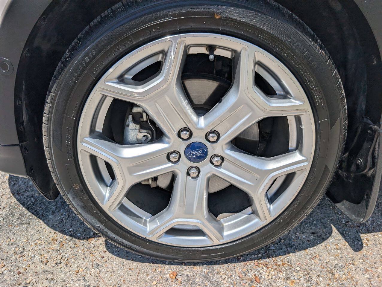 Used 2017 Ford Escape Titanium w/ Equipment Group 301A FWD image 33
