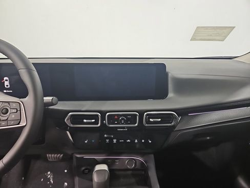 New 2026 Nissan Sentra SV image 18