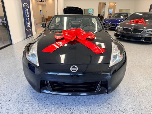 Used 2010 Nissan 370Z Touring RWD image 24