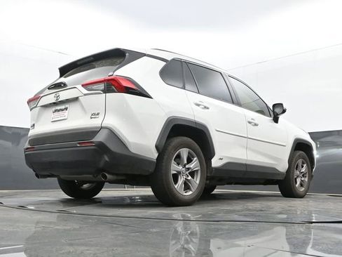 Used 2025 Toyota RAV4 XLE w/ Convenience Package image 11