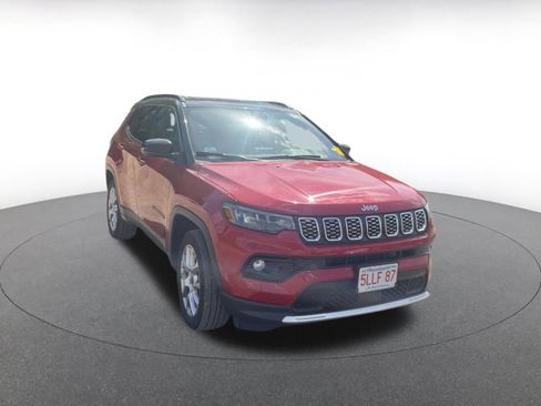 Used 2025 Jeep Compass Limited image 3