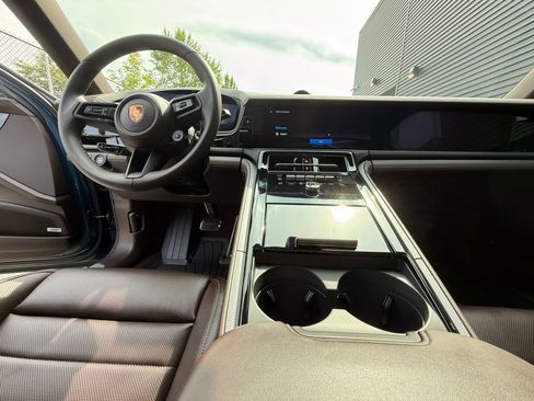 New 2026 Porsche Panamera image 16