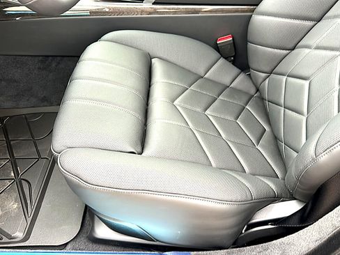 New 2026 BMW 740i RWD image 12