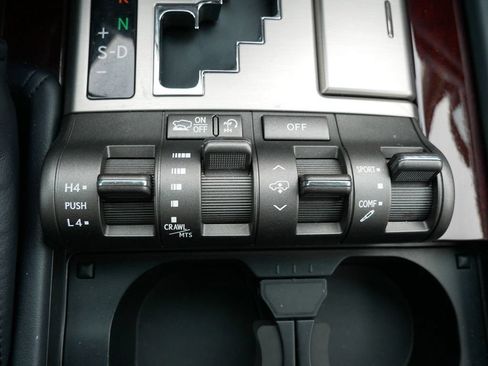 Used 2014 Lexus LX 570 4WD image 26