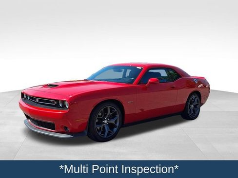 Used 2019 Dodge Challenger R/T w/ Cold Weather Group RWD image 4