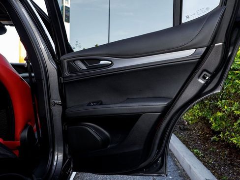 New 2025 Alfa Romeo Stelvio Sprint AWD/4WD image 36
