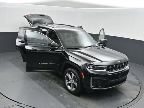 New 2026 Jeep Grand Cherokee Limited RWD image 50
