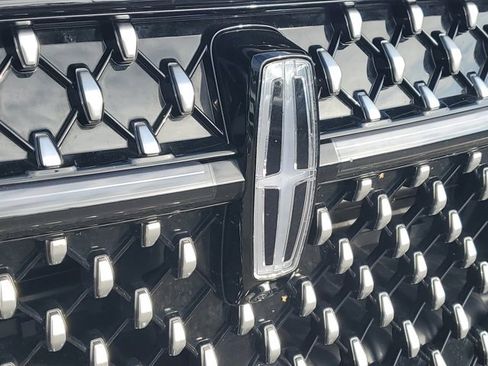 Certified 2024 Lincoln Nautilus Reserve w/ Equipment Group 202A image 7