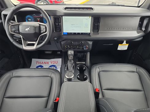 New 2025 Ford Bronco Badlands image 8