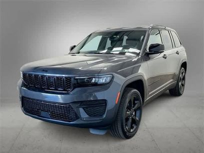 Used 2023 Jeep Grand Cherokee Altitude
