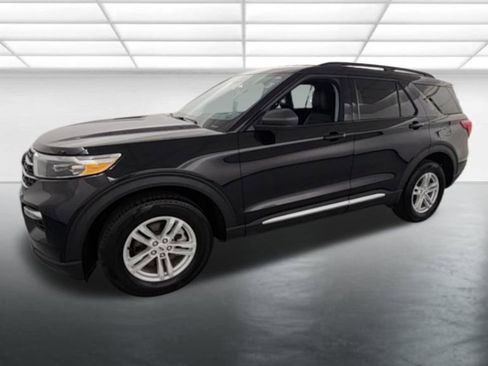 Certified 2024 Ford Explorer XLT w/ Equipment Group 202A AWD/4WD image 3