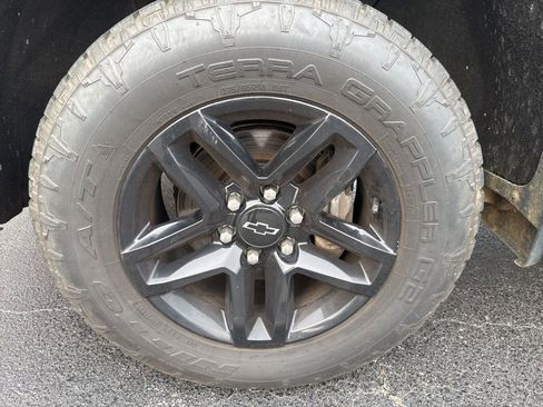 Used 2019 Chevrolet Silverado 1500 LT Trail Boss image 9