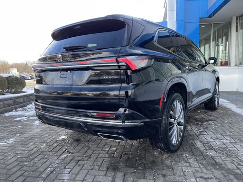 Used 2025 Buick Enclave Avenir image 5
