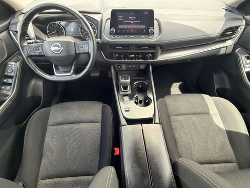 Used 2025 Nissan Rogue SV FWD image 17