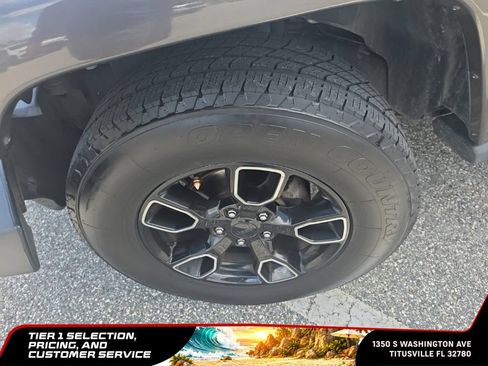 Used 2018 Jeep Wrangler Unlimited Sahara AWD/4WD image 10