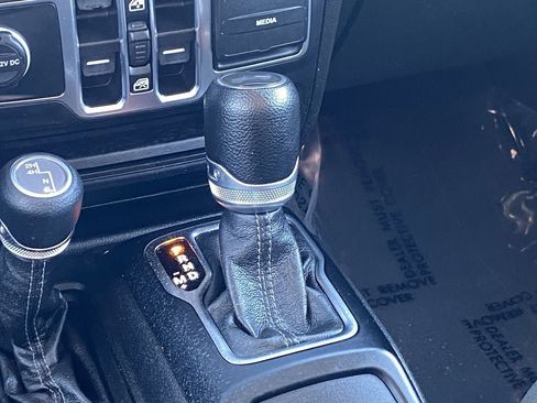 Used 2024 Jeep Wrangler Unlimited Sport AWD/4WD image 29