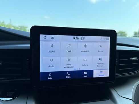 Used 2024 Ford Explorer XLT AWD/4WD image 27