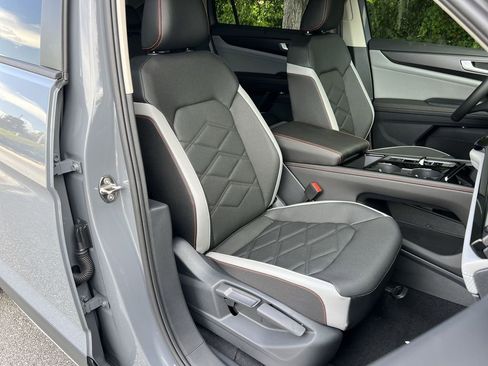 New 2025 Volkswagen Atlas Peak Edition SE image 25