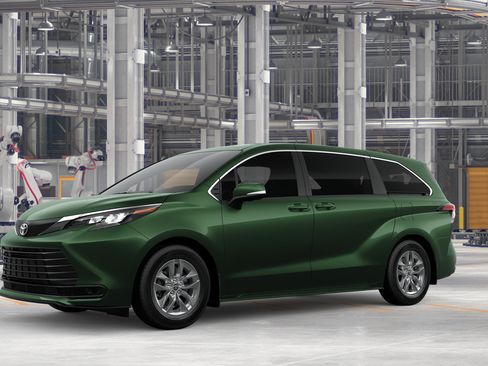 New 2026 Toyota Sienna LE FWD image 3