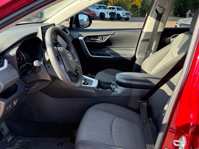 Used 2020 Toyota RAV4 XLE FWD image 14