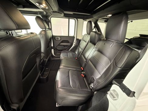 Used 2021 Jeep Wrangler Unlimited Sahara image 24