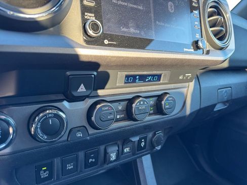 Used 2021 Toyota Tacoma TRD Sport image 14